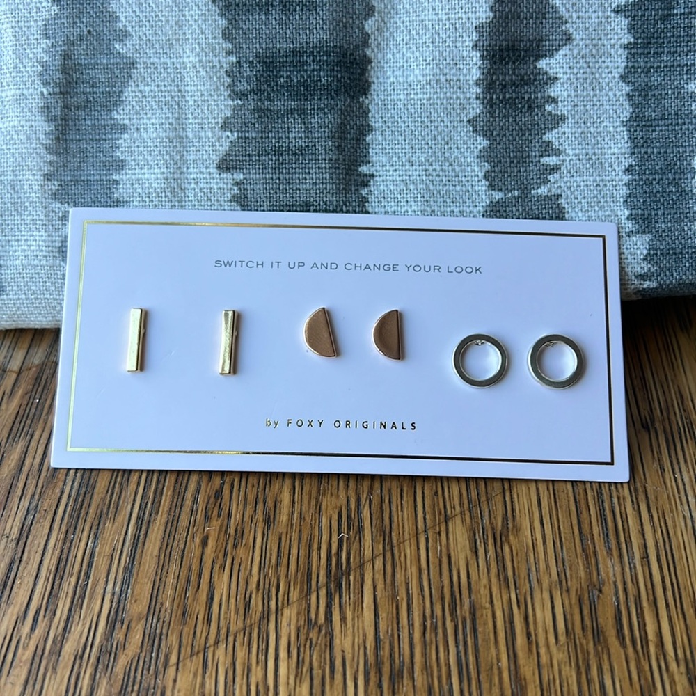 NWT set of minimalist studs